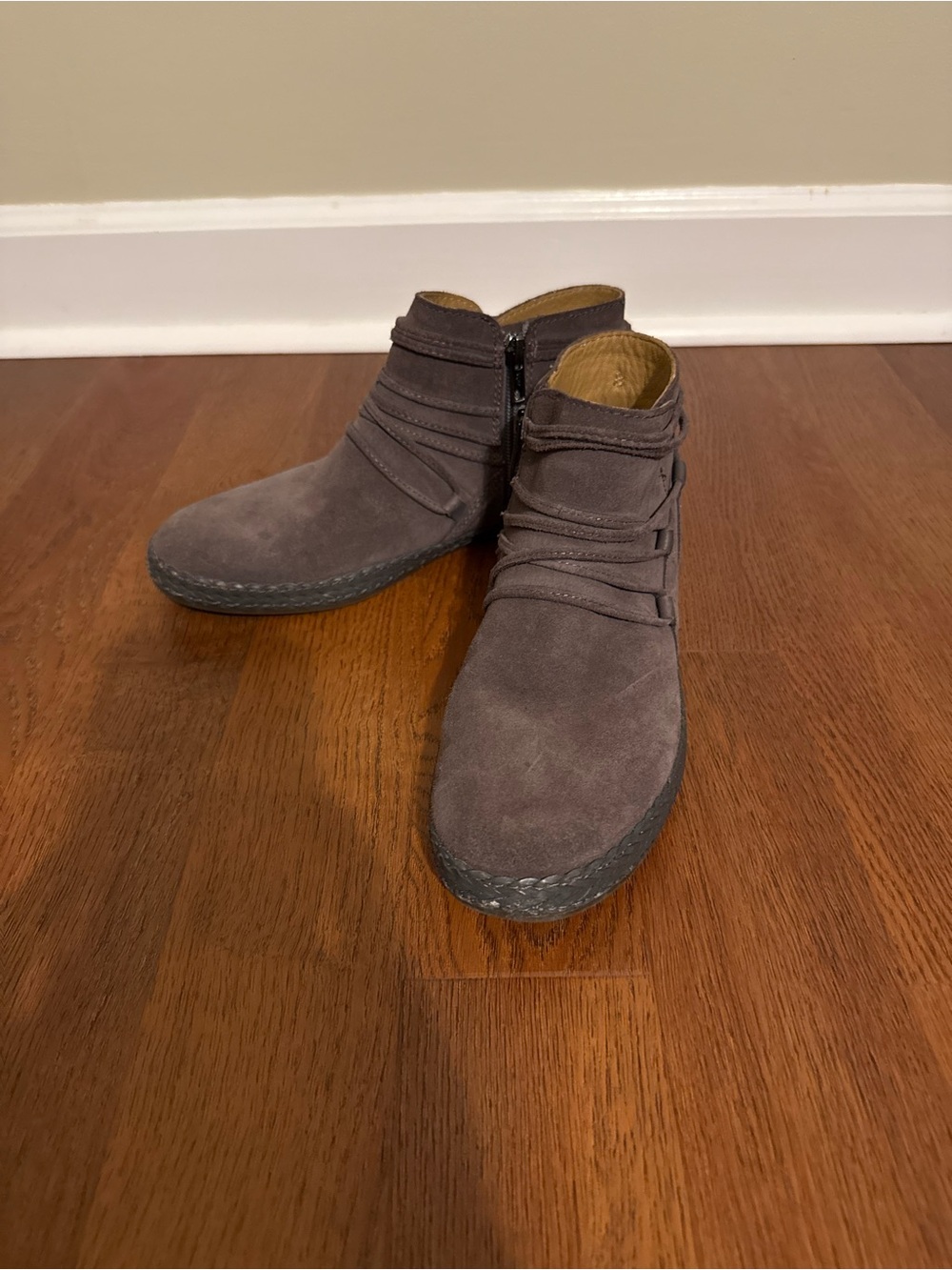 UGG Rianne Suede Wrap Ankle Boots Grey Charcoal Zip Booties Size 8